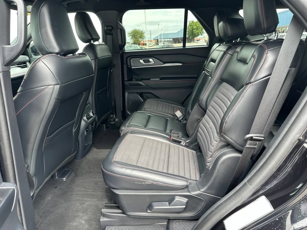 Certified 2025 Ford Explorer ST-Line w/ ST-Line Street Pack AWD/4WD image 18