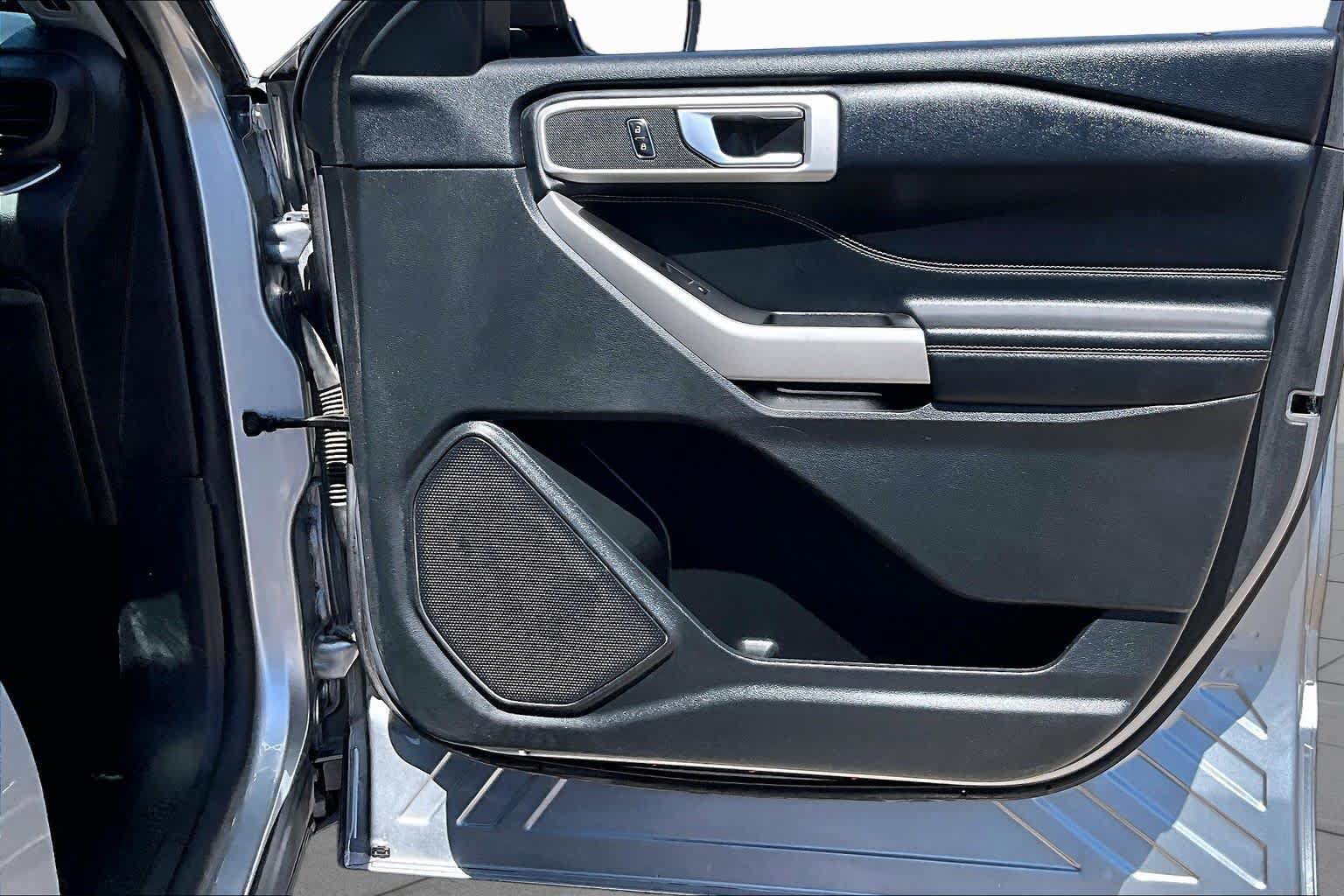 Certified 2023 Ford Explorer XLT RWD image 21