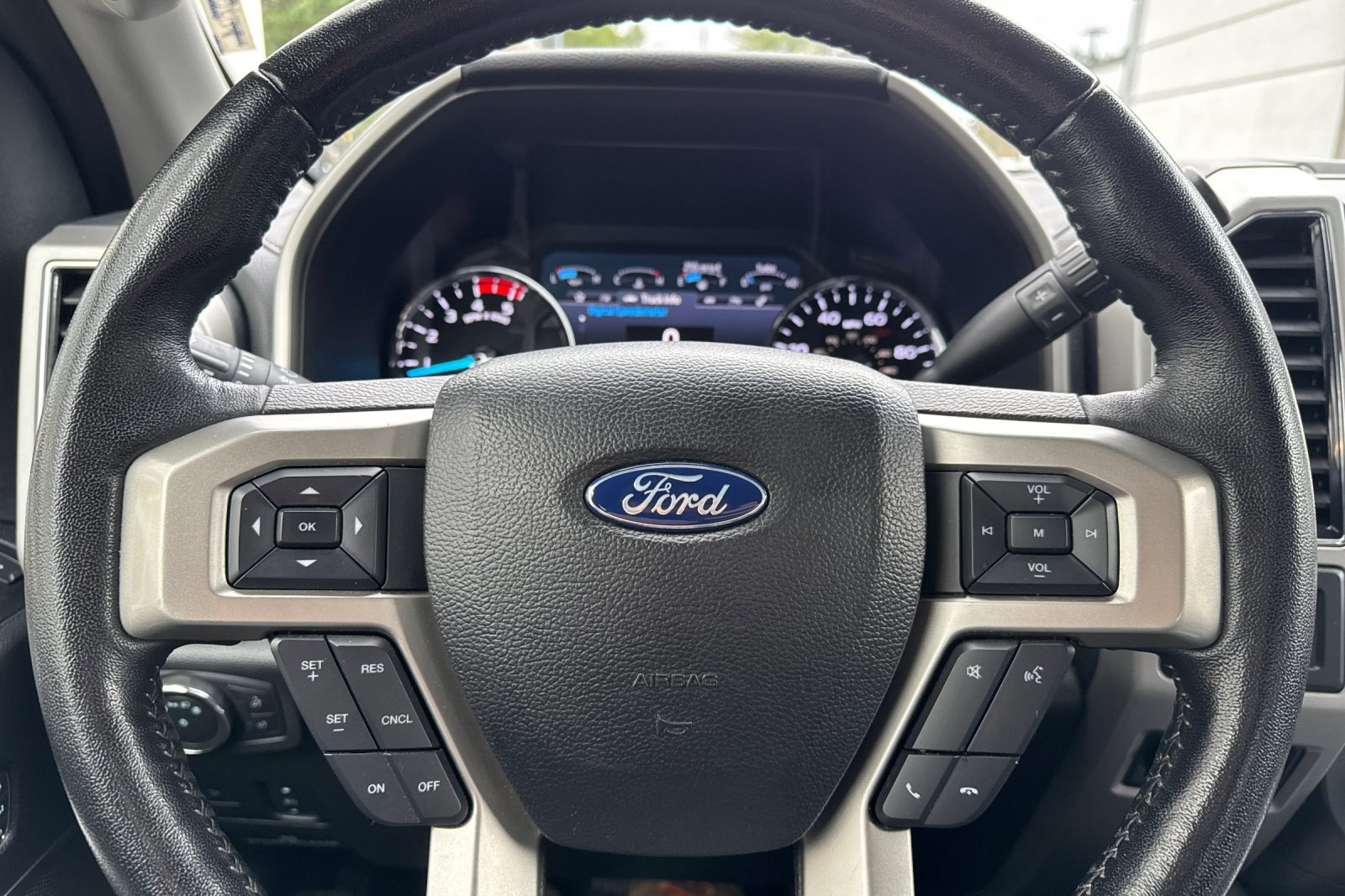 Certified 2021 Ford F350 Lariat w/ Tremor Off-Road Package image 23