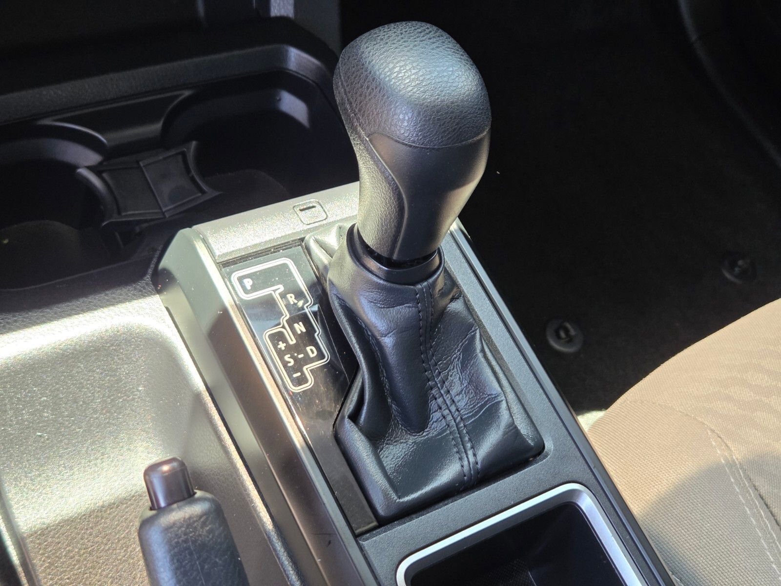 Used 2022 Toyota Tacoma SR RWD image 23
