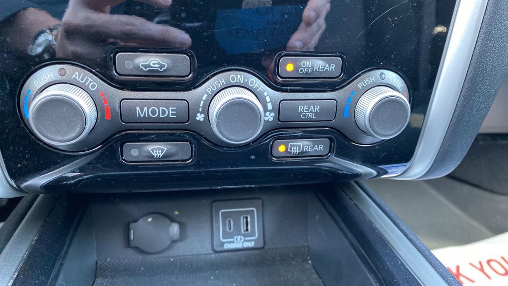 Used 2020 Nissan Pathfinder SV AWD/4WD image 18