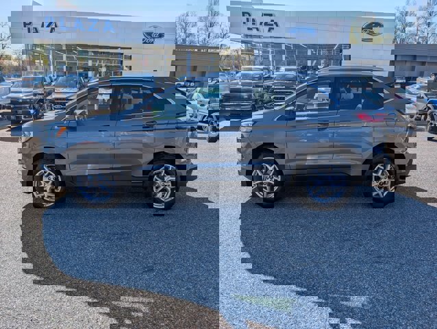 Certified 2024 Ford Edge SEL w/ Convenience Package image 2