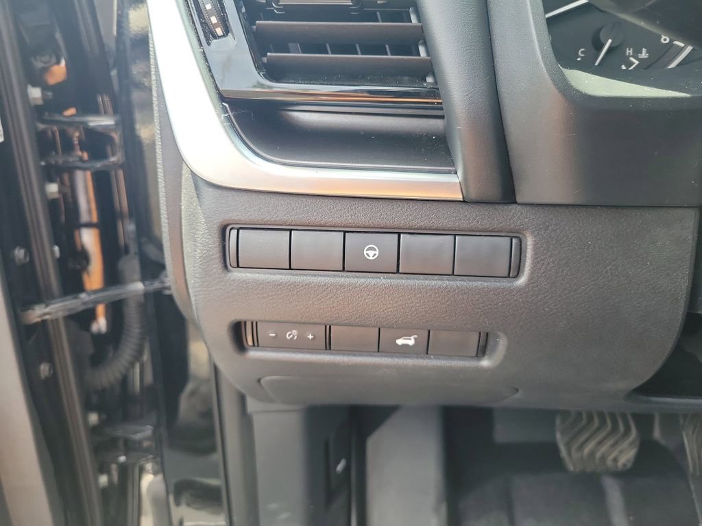 Used 2021 Nissan Rogue SV w/ Premium Package FWD image 31