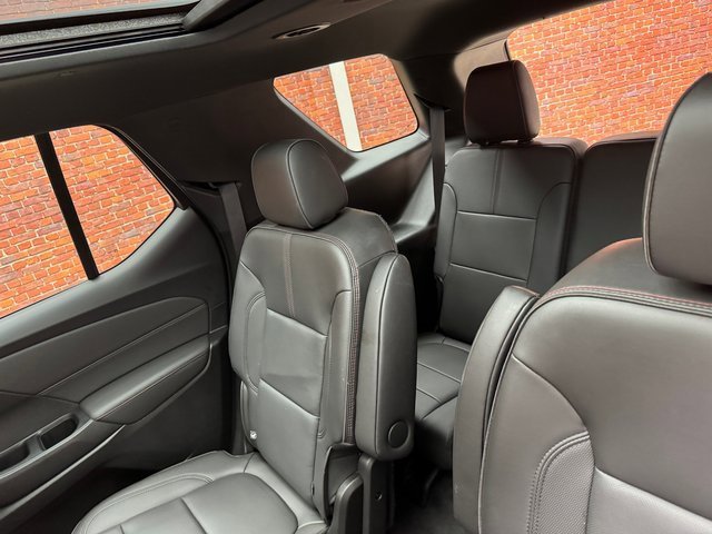 Used 2023 Chevrolet Traverse RS image 25