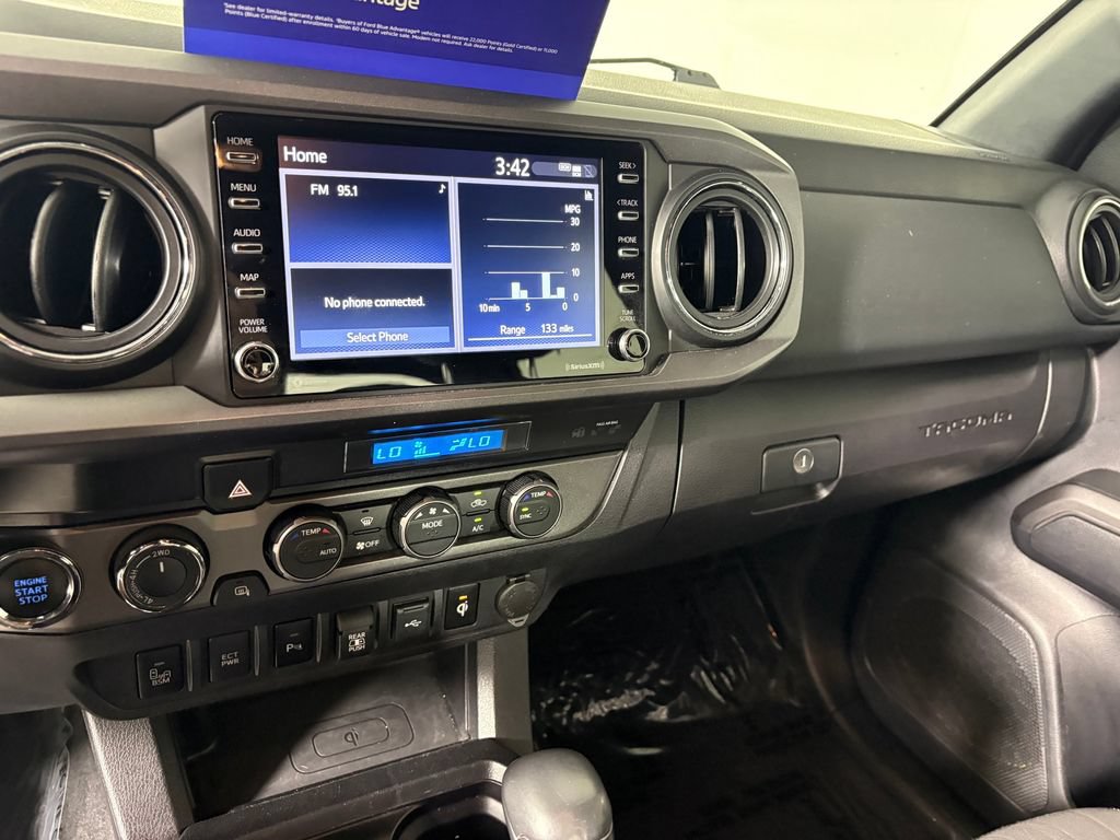 Used 2021 Toyota Tacoma TRD Sport w/ Technology Package AWD/4WD image 18