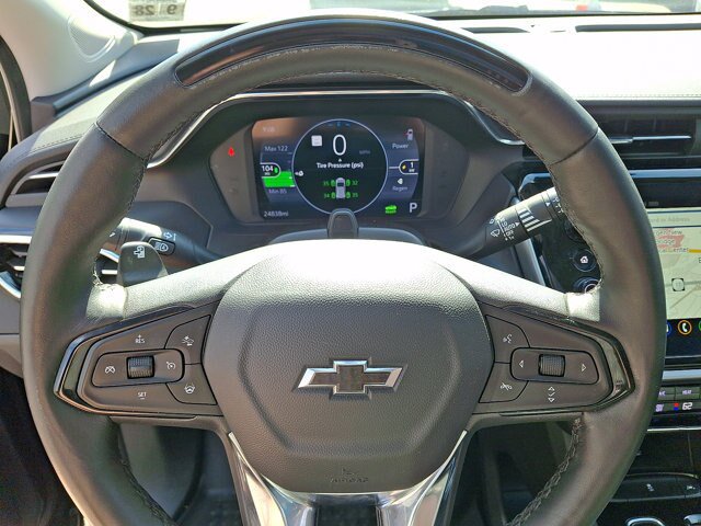 Used 2023 Chevrolet Bolt EUV Premier w/ Sun & Sound Package FWD image 8