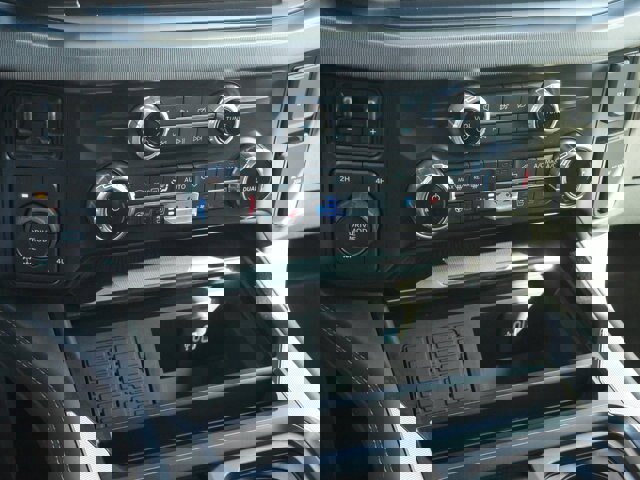 Certified 2023 Ford F350 Platinum image 19