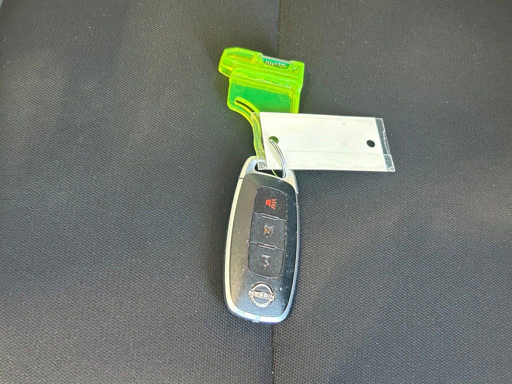 Used 2024 Nissan Rogue S image 41