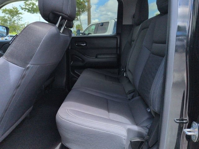 Used 2023 Nissan Frontier SV w/ SV Convenience Package RWD image 13
