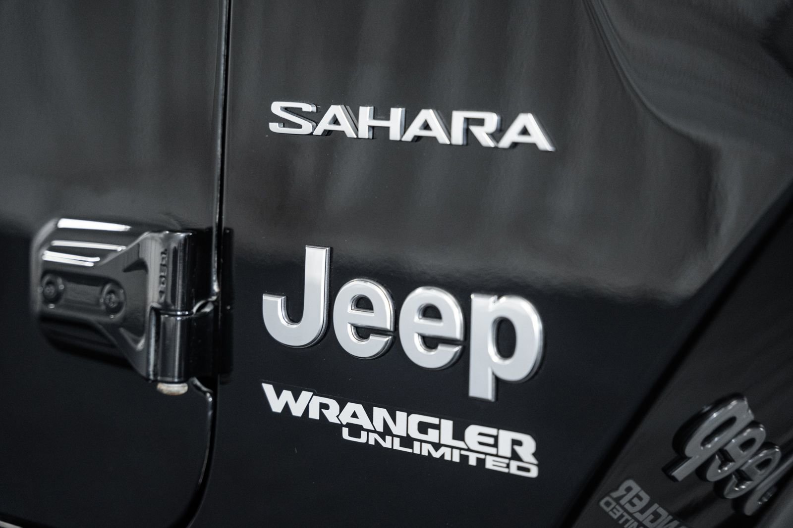 Used 2021 Jeep Wrangler Unlimited Sahara w/ Uconnect 4C Nav & Sound Group AWD/4WD image 16
