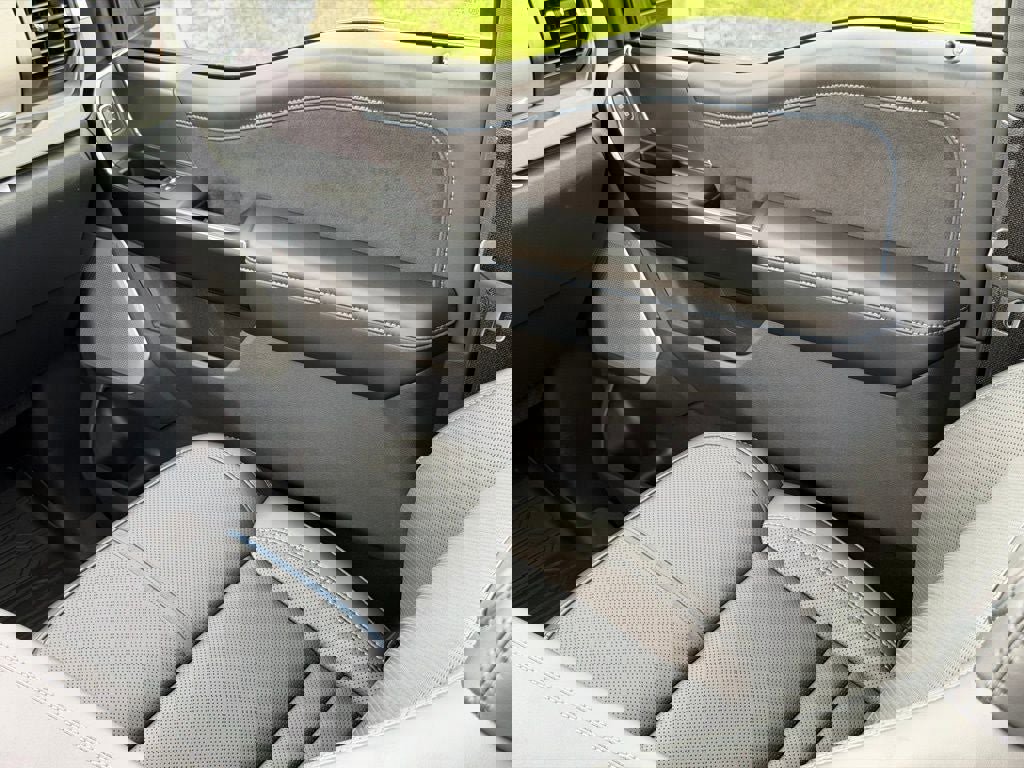 Certified 2026 Ford F350 Platinum w/ Tremor Off-Road Package image 36