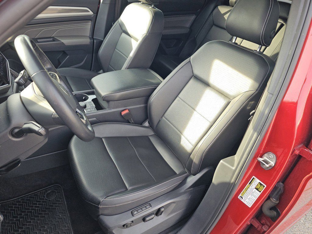 Used 2022 Volkswagen Atlas Cross Sport SEL R-Line image 12