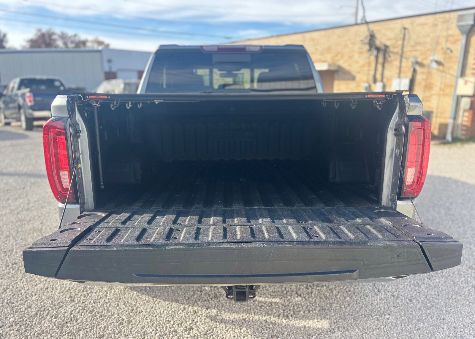 Used 2021 GMC Sierra 1500 SLT w/ SLT Premium Package image 9