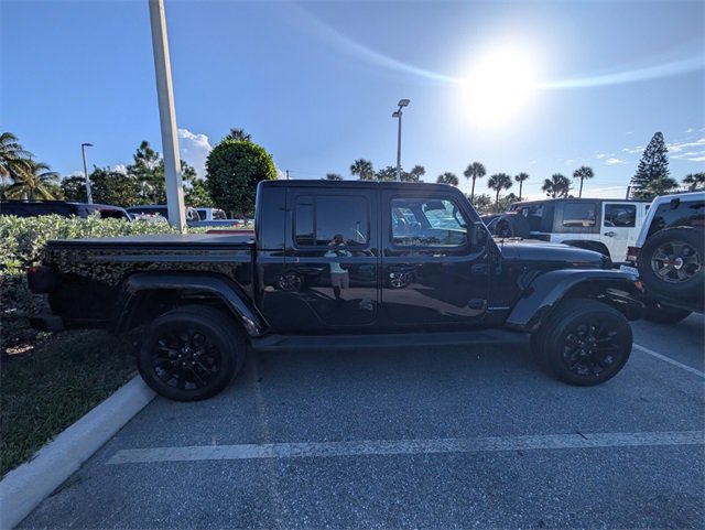 Used 2021 Jeep Gladiator Overland image 3