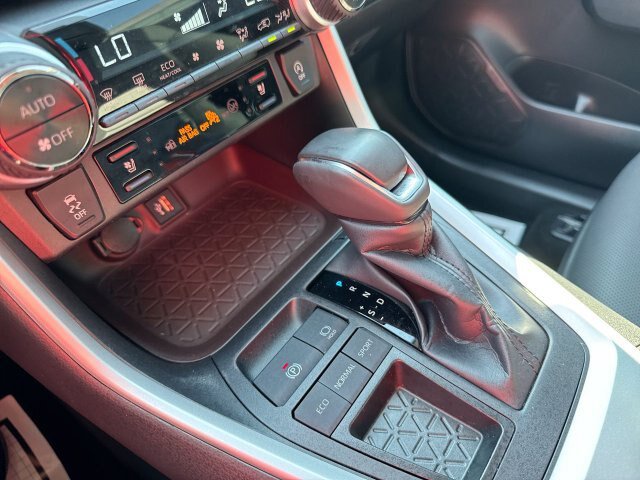 Used 2024 Toyota RAV4 Limited FWD image 20