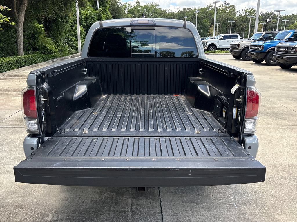 Used 2020 Toyota Tacoma TRD Sport w/ TRD Premium Sport Package AWD/4WD image 32