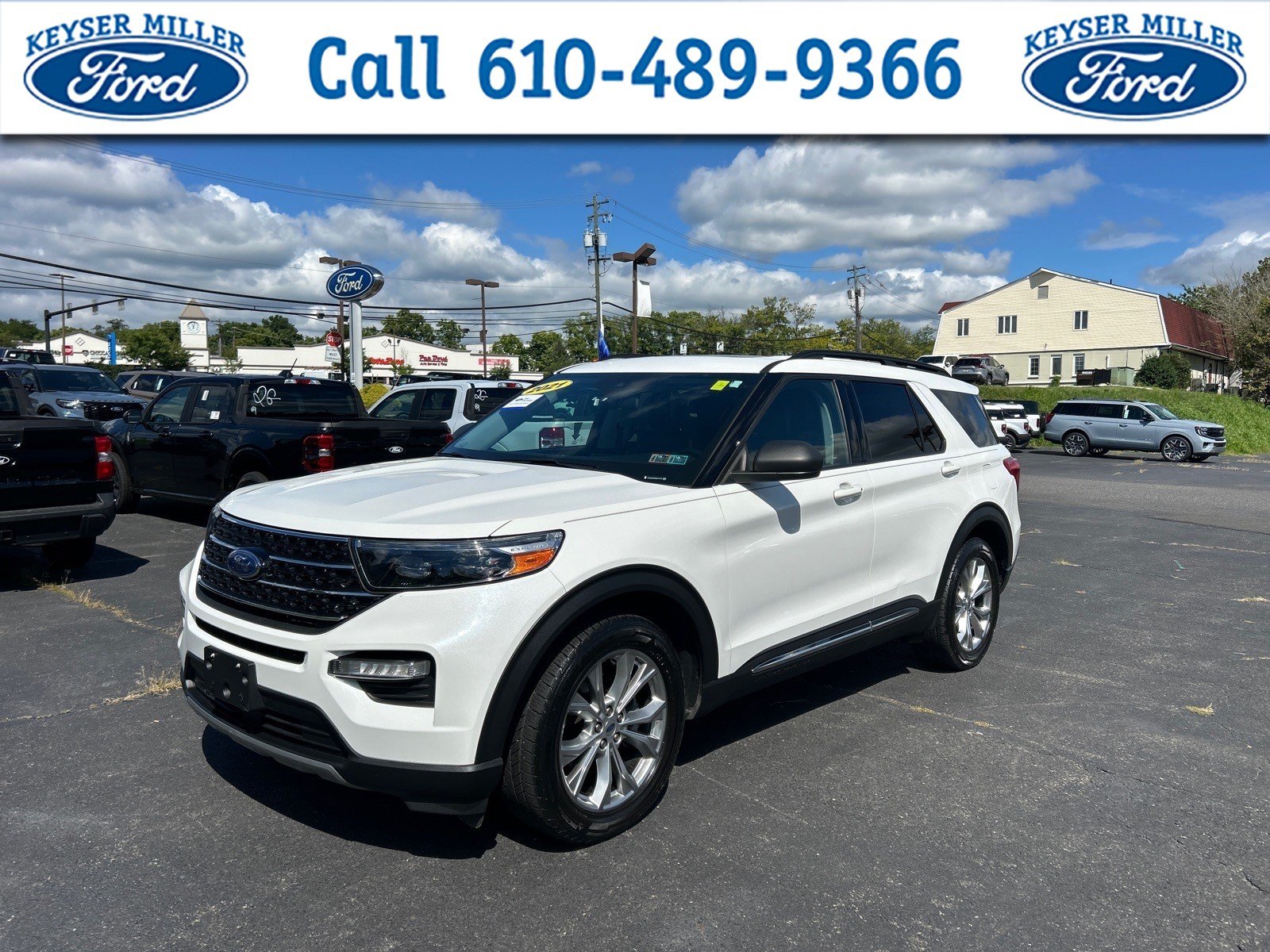 Certified 2021 Ford Explorer XLT w/ Equipment Group 202A AWD/4WD image 1