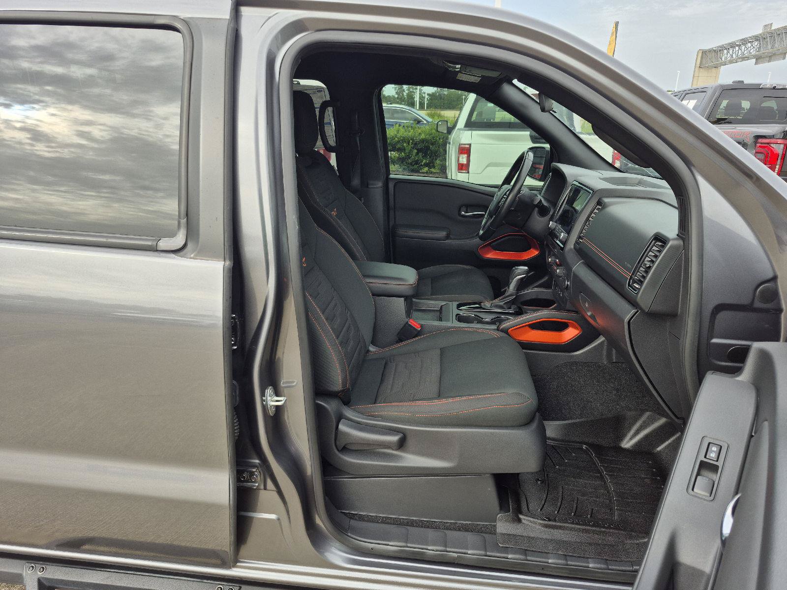 Used 2024 Nissan Frontier Pro-X w/ Technology Package RWD image 8