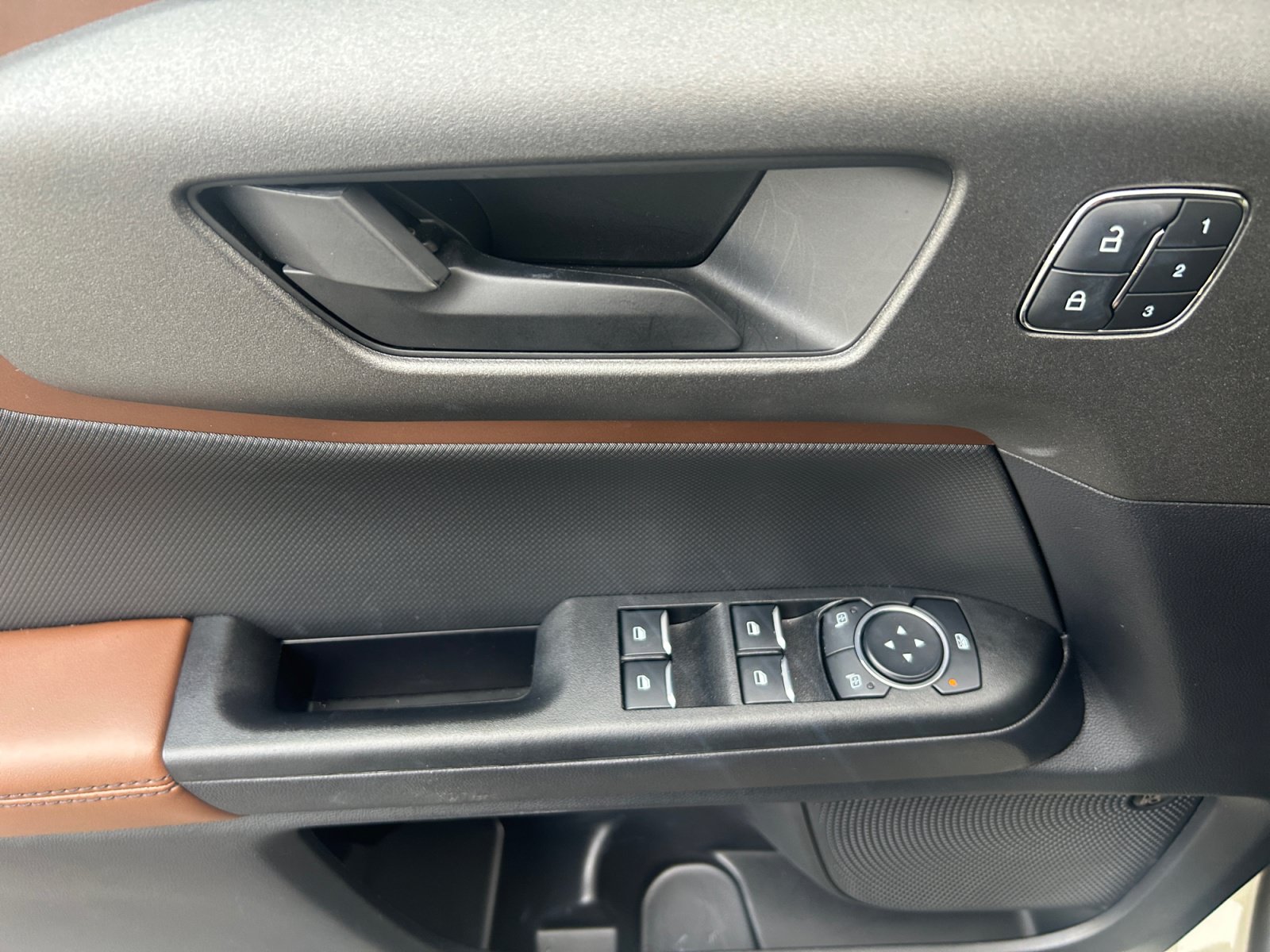 Certified 2025 Ford Bronco Sport Outer Banks w/ Outer Banks Tech Package+ AWD/4WD image 15