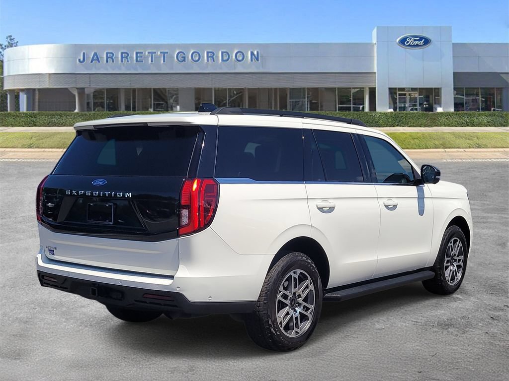 Certified 2025 Ford Expedition Active AWD/4WD image 4