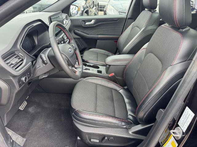 Certified 2023 Ford Escape ST-Line w/ Tech Pack #1 AWD/4WD image 9