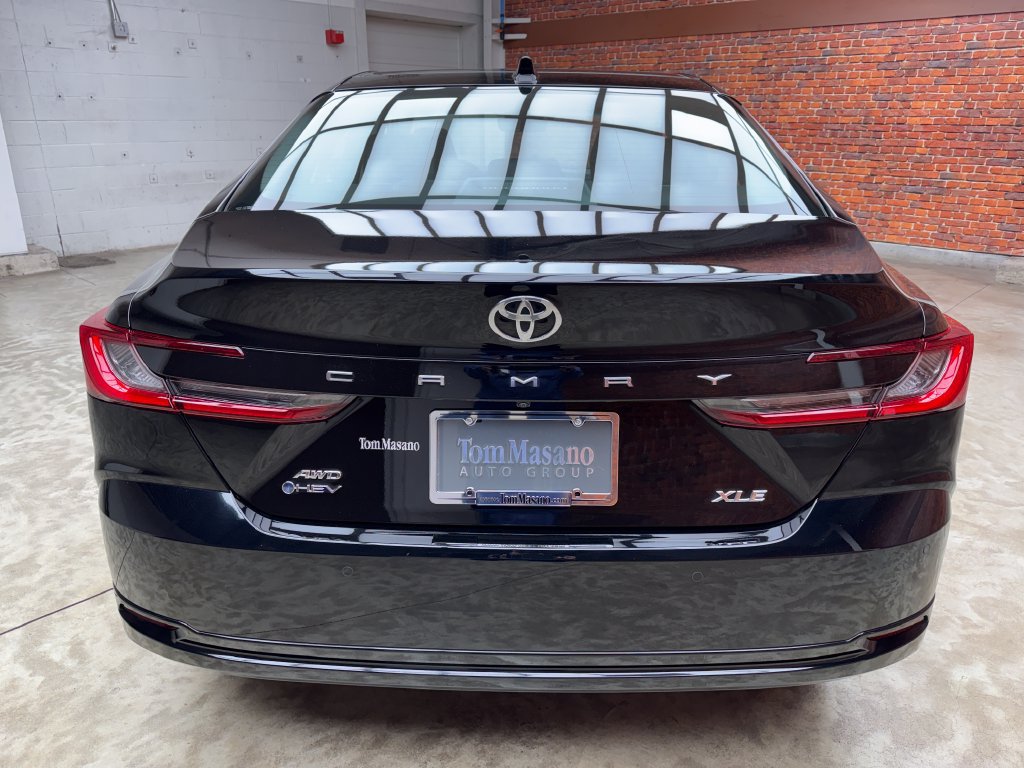Used 2025 Toyota Camry XLE w/ Premium Plus Package AWD/4WD image 4