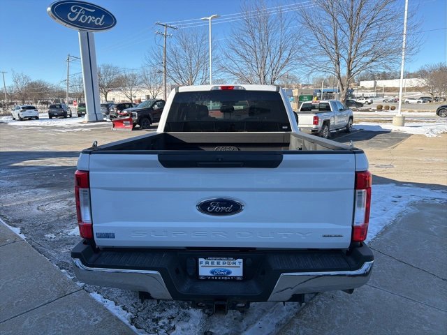 Certified 2017 Ford F250 XLT image 4