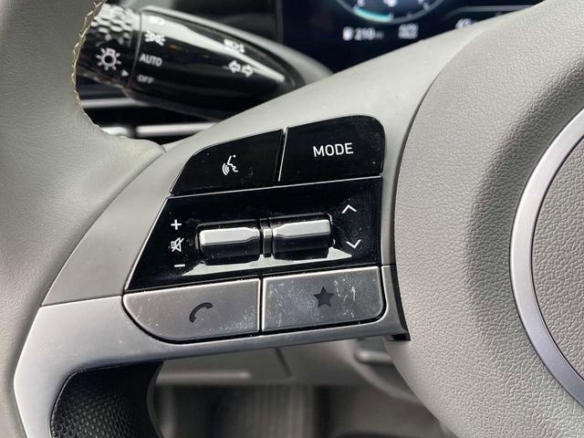 Used 2025 Hyundai Elantra SEL w/ Cargo Package image 23