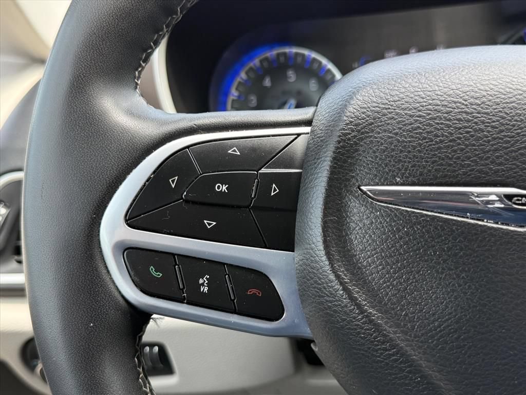 Used 2023 Chrysler Voyager LX FWD image 22