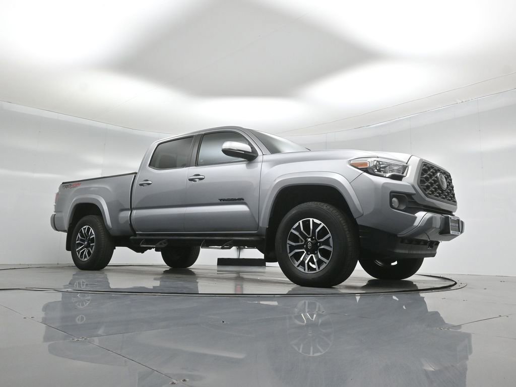 Used 2021 Toyota Tacoma TRD Sport w/ Technology Package image 2