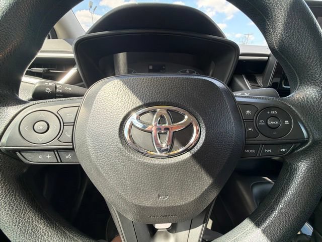 Used 2025 Toyota Corolla LE FWD image 33