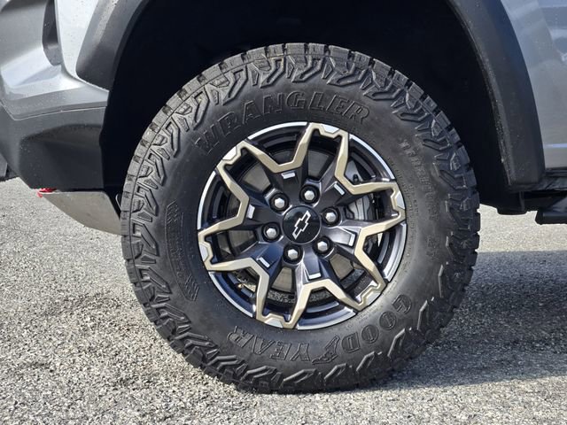 Used 2024 Chevrolet Colorado ZR2 w/ ZR2 Convenience Package III image 10