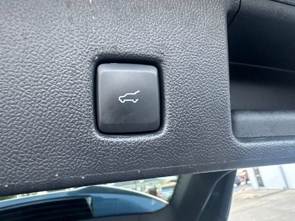 Certified 2025 Ford Escape ST-Line Select AWD/4WD image 42