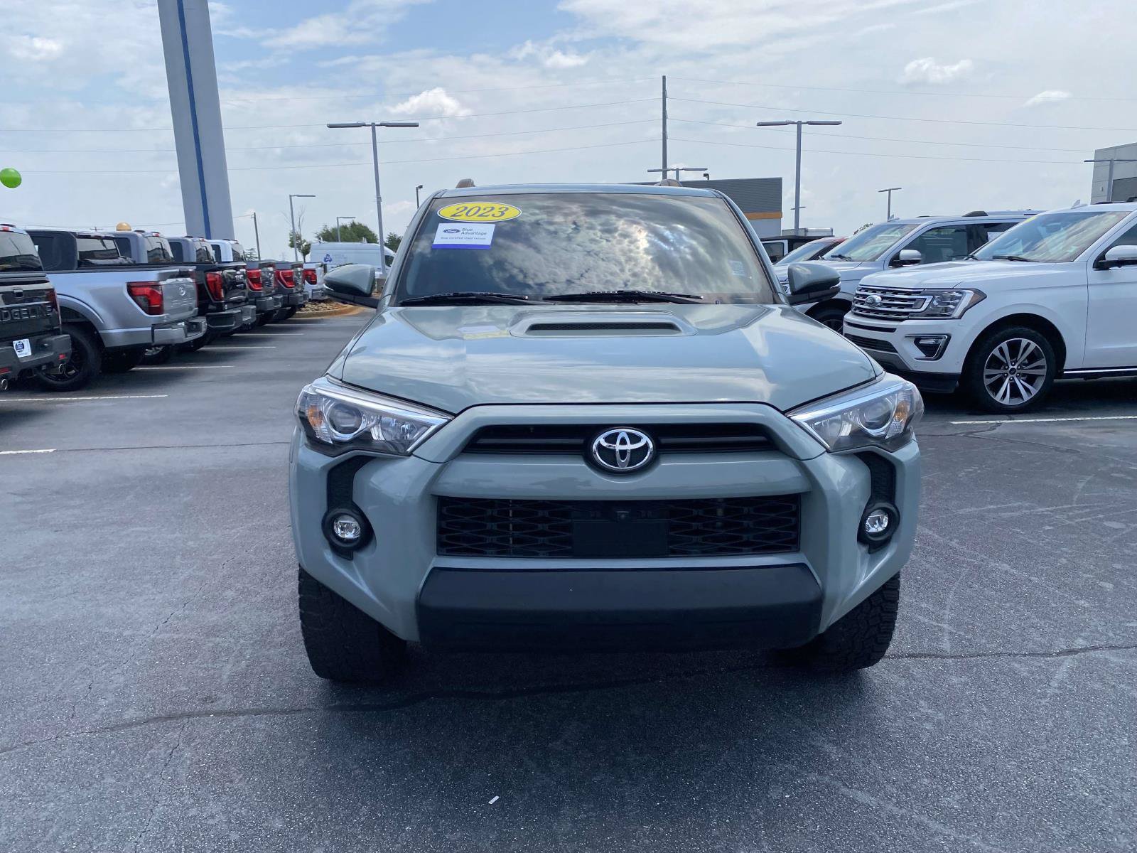 Used 2023 Toyota 4Runner TRD Off-Road Premium w/ Off Road Premium Plus Package AWD/4WD image 2