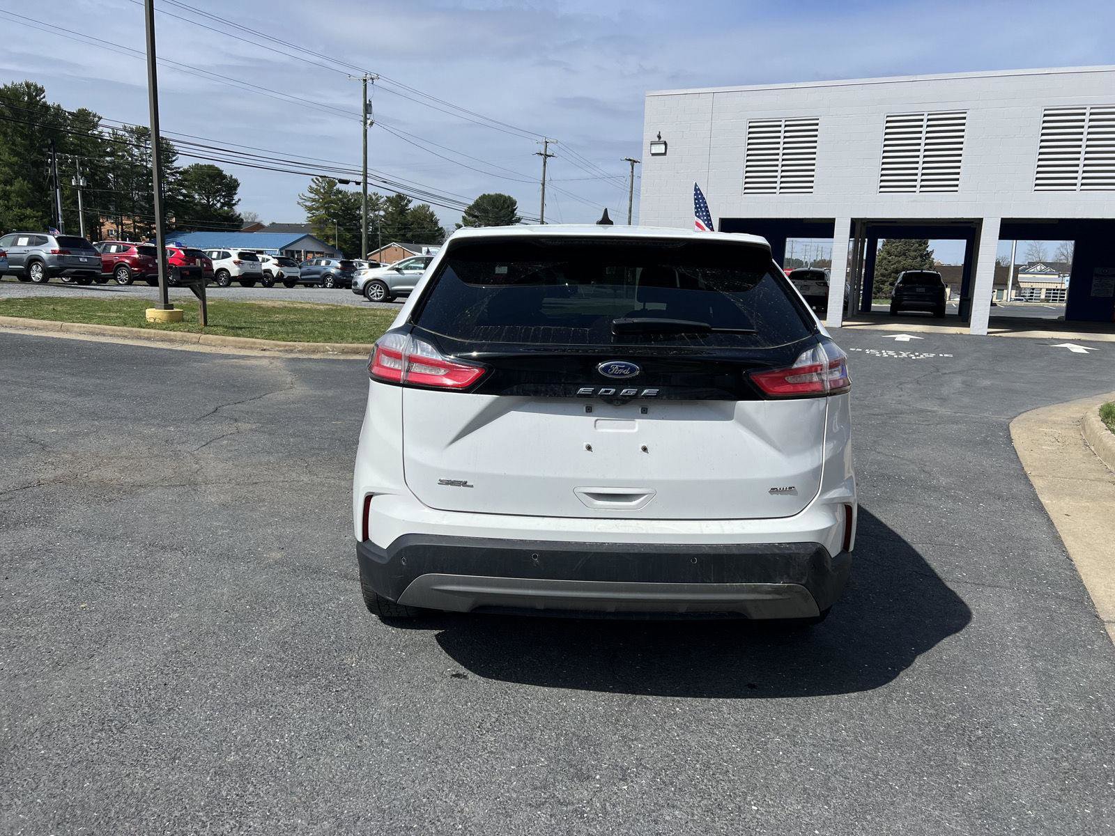Certified 2021 Ford Edge SEL w/ Cargo Accessory Package AWD/4WD image 4