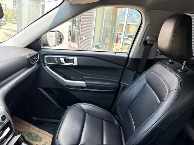 Certified 2023 Ford Explorer XLT w/ Equipment Group 202A AWD/4WD image 27