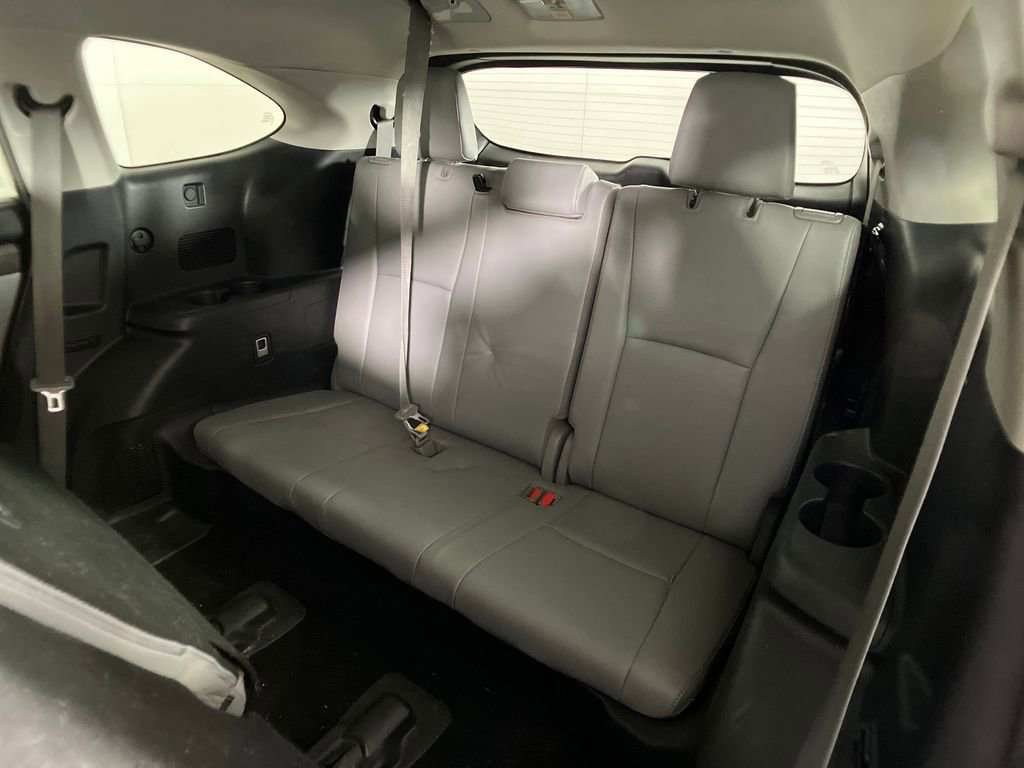 Used 2020 Toyota Highlander Limited image 29