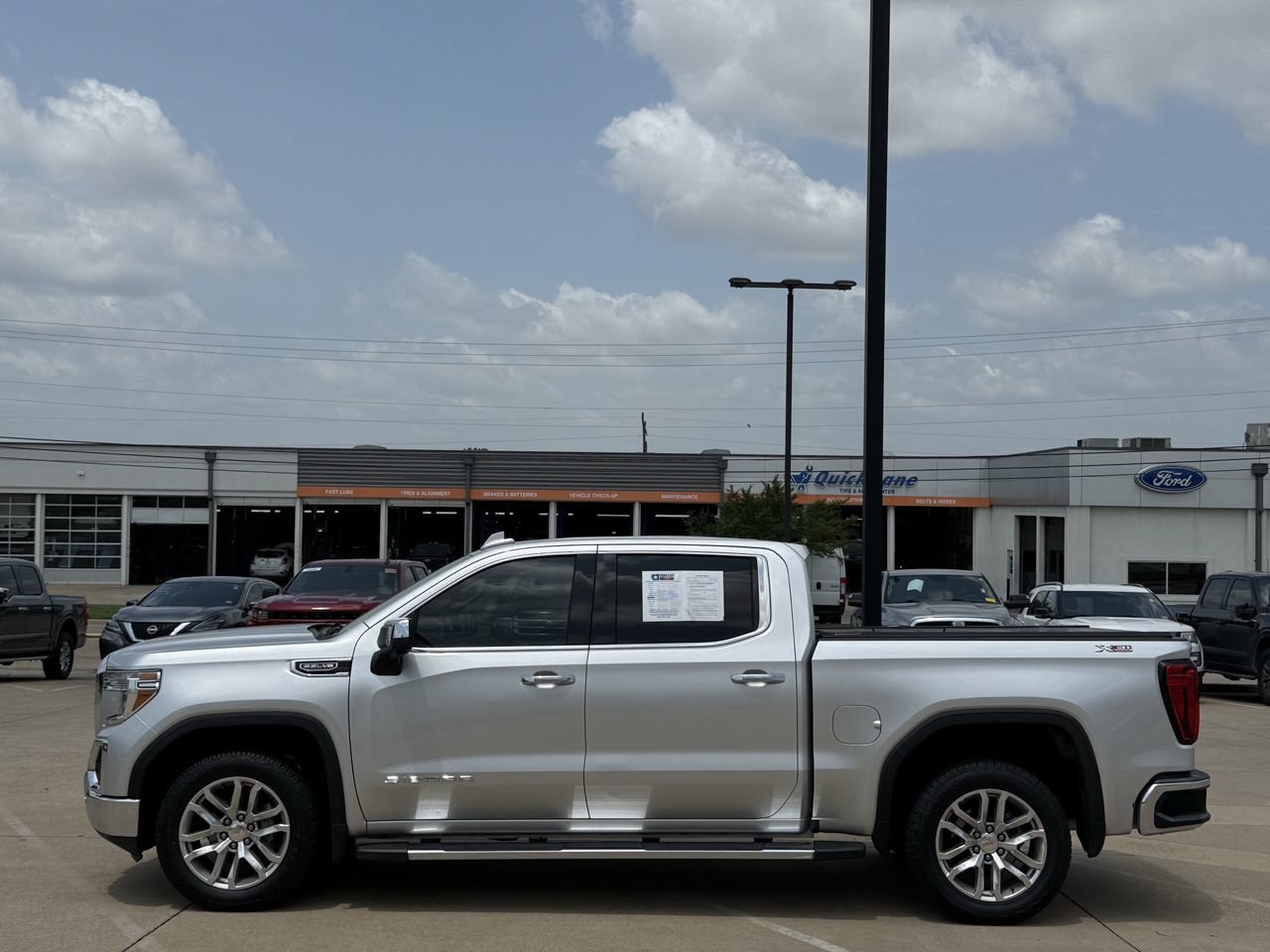 Used 2019 GMC Sierra 1500 SLT w/ SLT Premium Plus Package AWD/4WD image 3