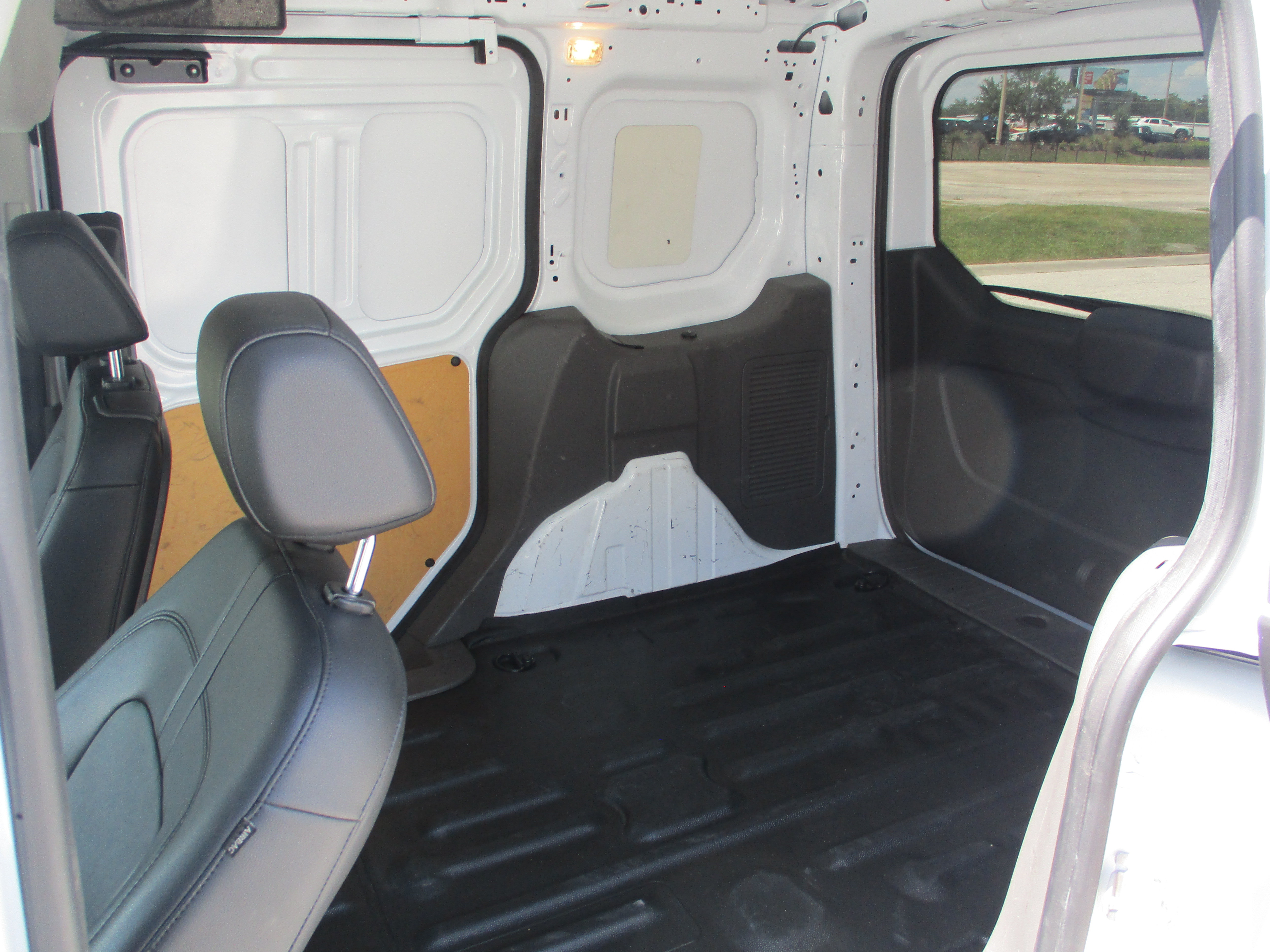 Certified 2023 Ford Transit Connect XL FWD image 11