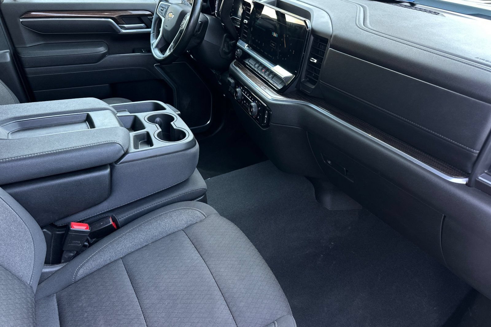 Used 2025 Chevrolet Silverado 2500 LT AWD/4WD image 14