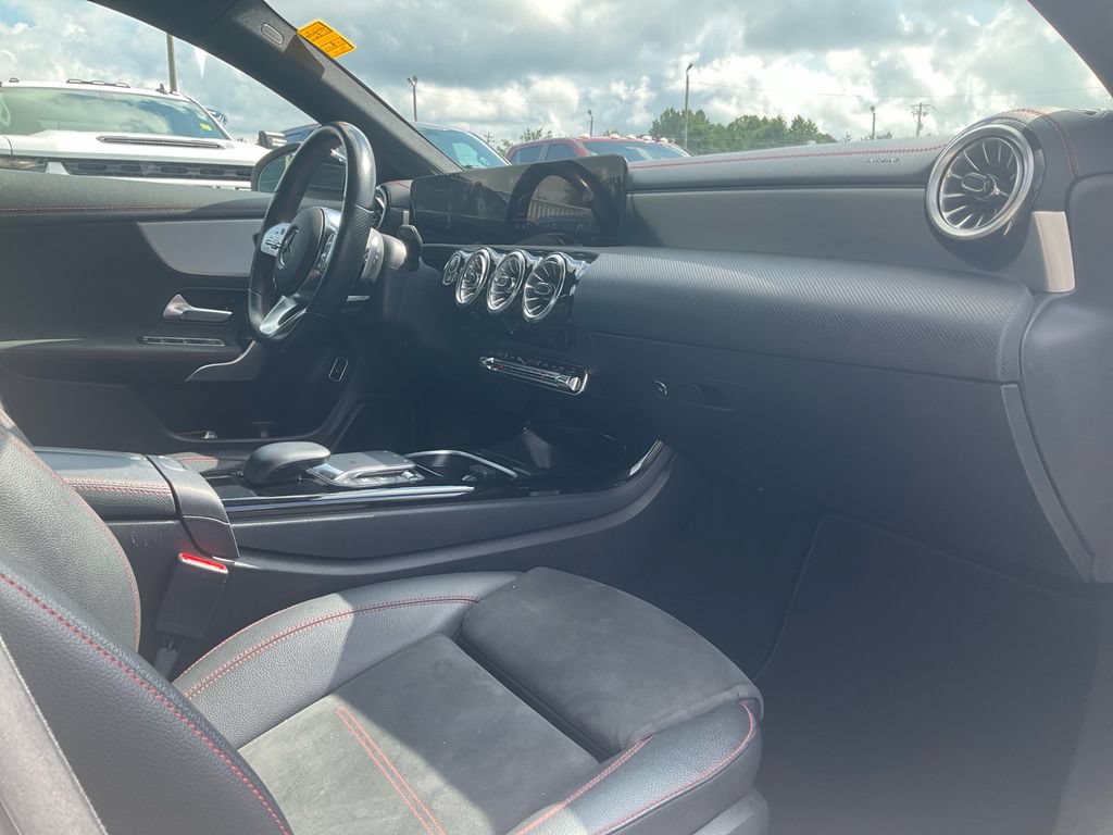 Used 2023 Mercedes-Benz CLA 250 image 11
