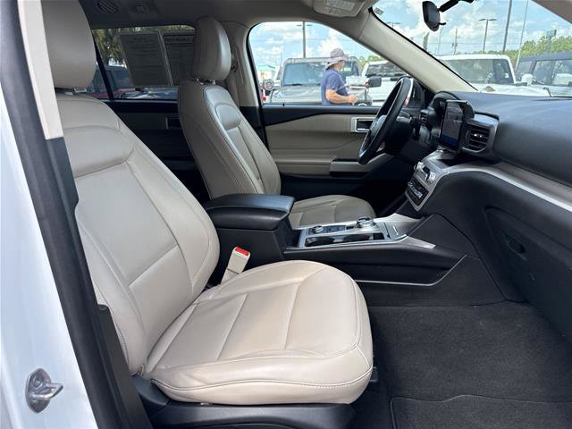 Certified 2023 Ford Explorer XLT w/ Equipment Group 202A AWD/4WD image 19