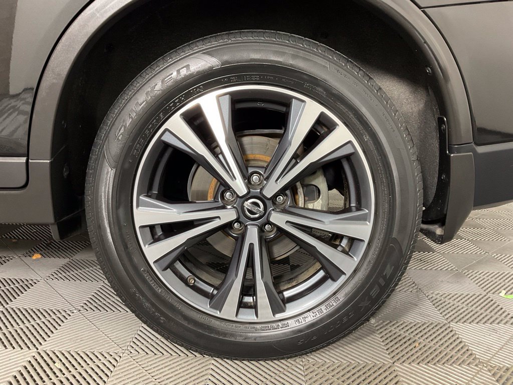 Used 2019 Nissan Rogue SV w/ Premium Package FWD image 10