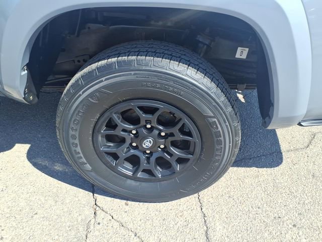 Used 2021 Toyota Tacoma SR5 AWD/4WD image 8