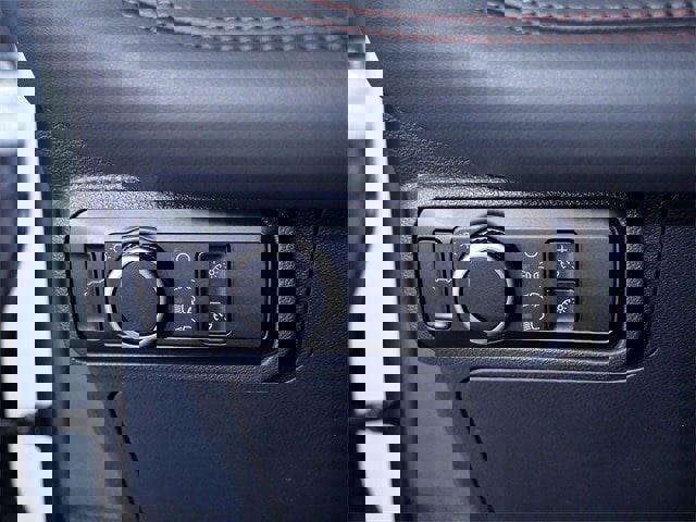 Certified 2025 Ford Explorer Active image 23