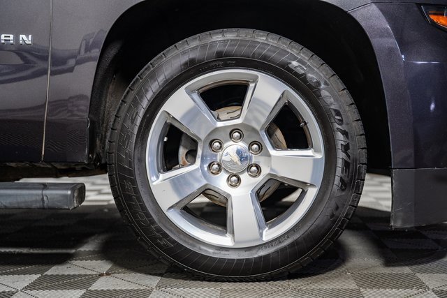 Used 2017 Chevrolet Suburban LT image 20