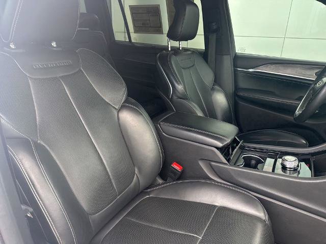 Used 2022 Jeep Grand Cherokee L Overland w/ Luxury Tech Group IV RWD image 36