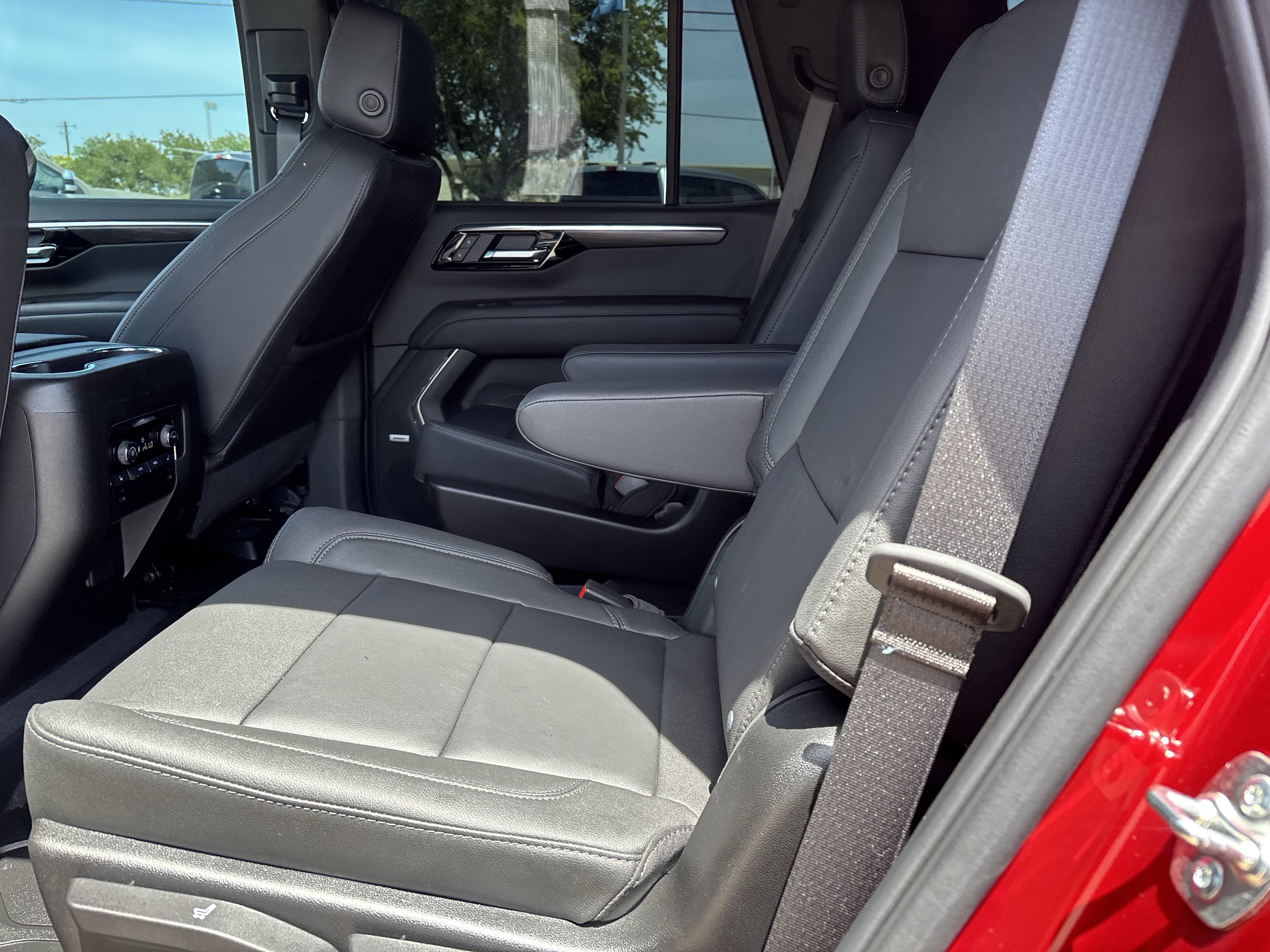 Used 2026 Chevrolet Tahoe LT w/ Comfort Package RWD image 15