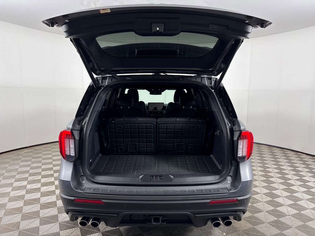 Certified 2025 Ford Explorer ST image 33