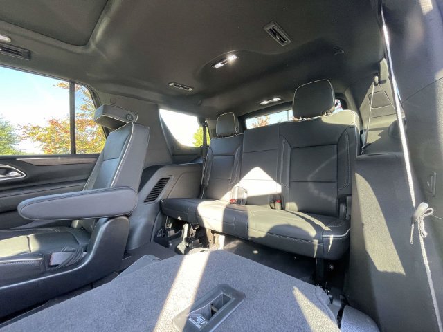 Used 2023 Chevrolet Tahoe Premier w/ Premium Package 2 AWD/4WD image 18